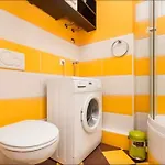 Apartment Put Meja *