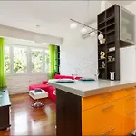 Put Meja Apartment *