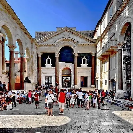 Put Meja * スプリト